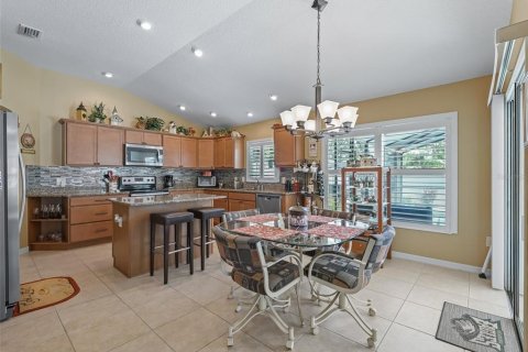 House in The Villages, Florida 3 bedrooms, 144.18 sq.m. № 1721152 - photo 10