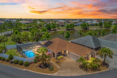 House in The Villages, Florida 3 bedrooms, 144.18 sq.m. № 1721152 - photo 1