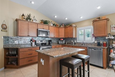 House in The Villages, Florida 3 bedrooms, 144.18 sq.m. № 1721152 - photo 12