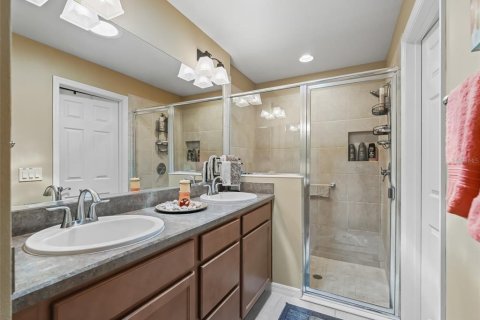 House in The Villages, Florida 3 bedrooms, 144.18 sq.m. № 1721152 - photo 24
