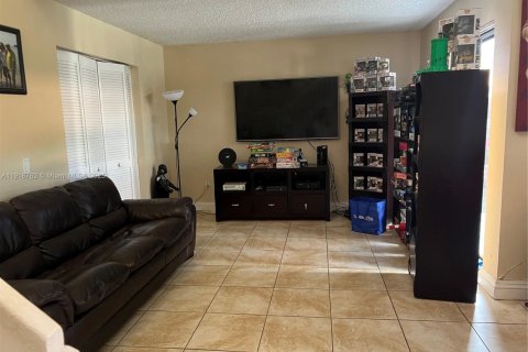 Copropriété à vendre à Miami, Floride: 3 chambres, 144.93 m2 № 1974370 - photo 1