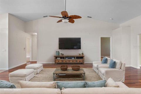 House in Hudson, Florida 2 bedrooms, 172.24 sq.m. № 2286981 - photo 15