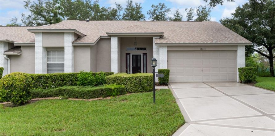 House in Hudson, Florida 2 bedrooms, 172.24 sq.m. № 2286981