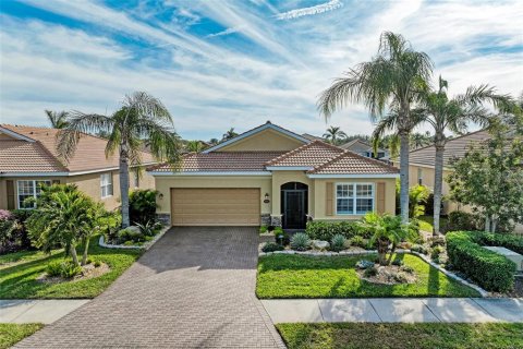 House in Bradenton, Florida 3 bedrooms, 173.36 sq.m. № 1524144 - photo 1