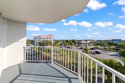 Снять в аренду кондоминиум в Норт-Майами-Бич, Флорида 1 спальня, 72.46м2, № 2018723 - фото 17