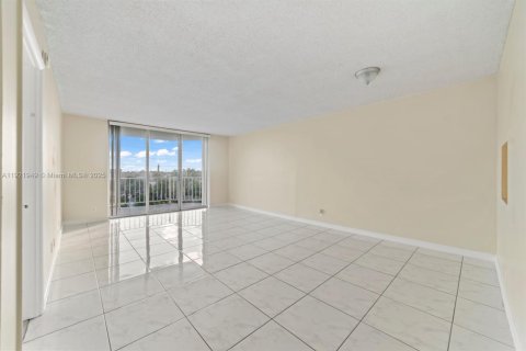 Снять в аренду кондоминиум в Норт-Майами-Бич, Флорида 1 спальня, 72.46м2, № 2018723 - фото 10