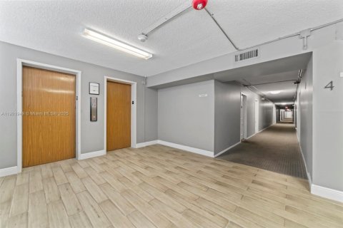 Снять в аренду кондоминиум в Норт-Майами-Бич, Флорида 1 спальня, 72.46м2, № 2018723 - фото 6