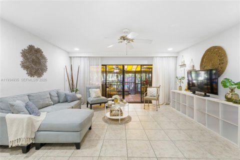 Villa ou maison à vendre à Miami Lakes, Floride: 3 chambres, 118.45 m2 № 1995630 - photo 17