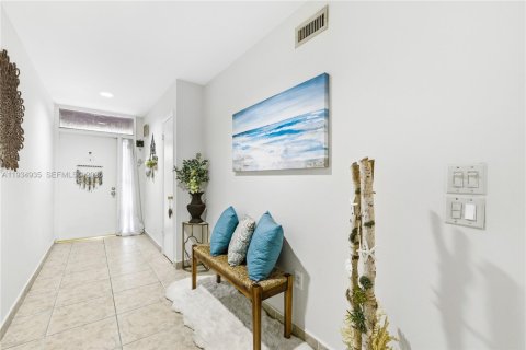 Villa ou maison à vendre à Miami Lakes, Floride: 3 chambres, 118.45 m2 № 1995630 - photo 7