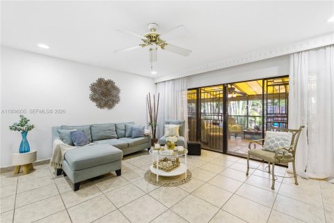 Villa ou maison à vendre à Miami Lakes, Floride: 3 chambres, 118.45 m2 № 1995630 - photo 18