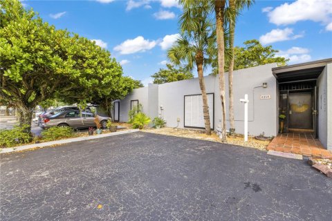 Villa ou maison à vendre à Miami Lakes, Floride: 3 chambres, 118.45 m2 № 1995630 - photo 4