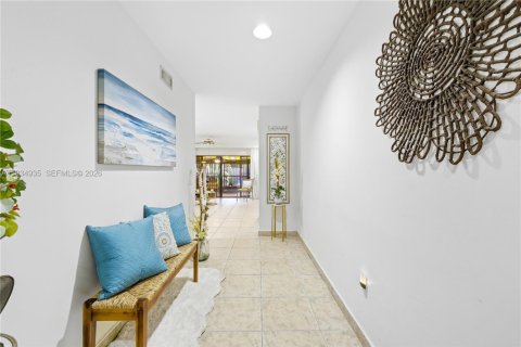 Villa ou maison à vendre à Miami Lakes, Floride: 3 chambres, 118.45 m2 № 1995630 - photo 6