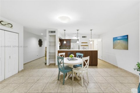 Villa ou maison à vendre à Miami Lakes, Floride: 3 chambres, 118.45 m2 № 1995630 - photo 10