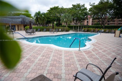Condominio en venta en Margate, Florida, 2 dormitorios, 91.97 m2 № 1768603 - foto 15