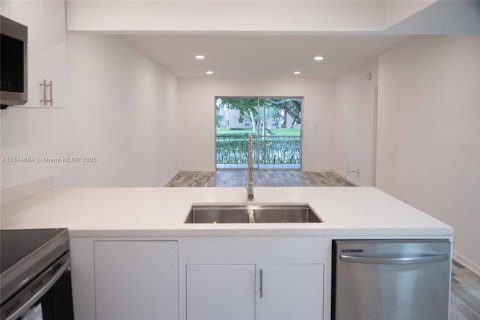 Condominio en venta en Margate, Florida, 2 dormitorios, 91.97 m2 № 1768603 - foto 5