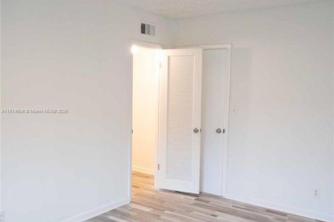 Condominio en venta en Margate, Florida, 2 dormitorios, 91.97 m2 № 1768603 - foto 7