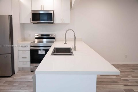 Condominio en venta en Margate, Florida, 2 dormitorios, 91.97 m2 № 1768603 - foto 1