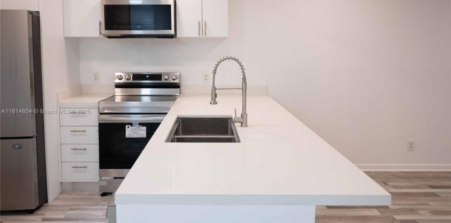 Condominio en Margate, Florida, 2 dormitorios № 1768603