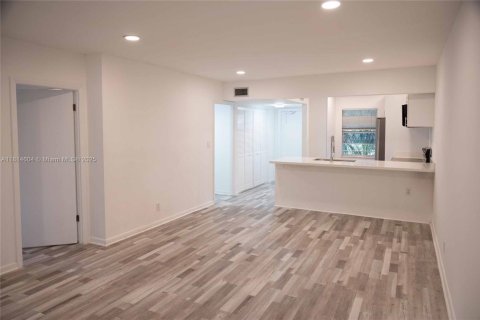 Condominio en venta en Margate, Florida, 2 dormitorios, 91.97 m2 № 1768603 - foto 3