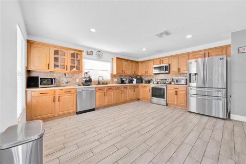 House in Kissimmee, Florida 3 bedrooms, 177.91 sq.m. № 2151081 - photo 9