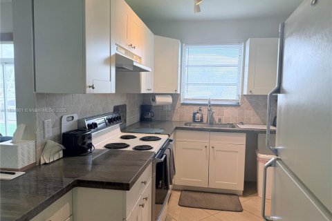 Copropriété à vendre à Pompano Beach, Floride: 1 chambre, 65.96 m2 № 1940621 - photo 15