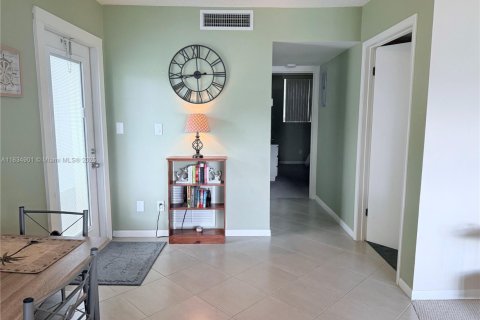 Copropriété à vendre à Pompano Beach, Floride: 1 chambre, 65.96 m2 № 1940621 - photo 16