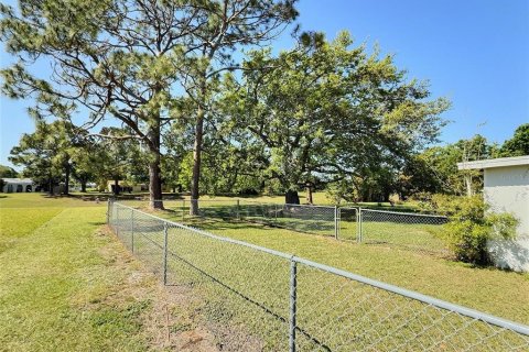 House in Sebring, Florida 3 bedrooms, 143.81 sq.m. № 1575308 - photo 18