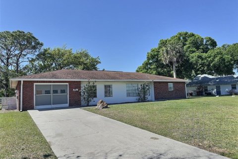 House in Sebring, Florida 3 bedrooms, 143.81 sq.m. № 1575308 - photo 2