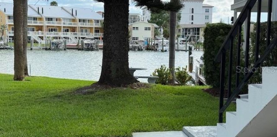 Condominio en Clearwater, Florida, 3 dormitorios № 2236561