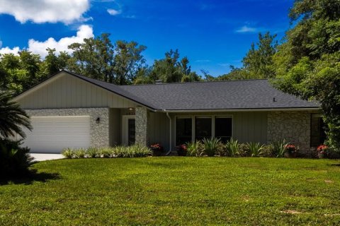 House in Winter Park, Florida 3 bedrooms, 188.68 sq.m. № 2280061