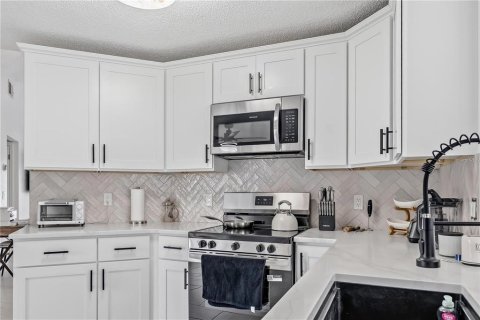 Villa ou maison à vendre à Kissimmee, Floride: 3 chambres, 135.82 m2 № 2319126 - photo 8