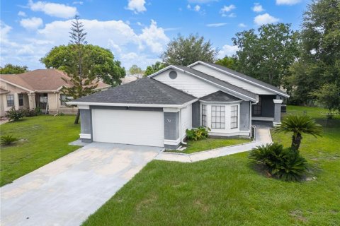 Villa ou maison à vendre à Kissimmee, Floride: 3 chambres, 135.82 m2 № 2319126 - photo 25