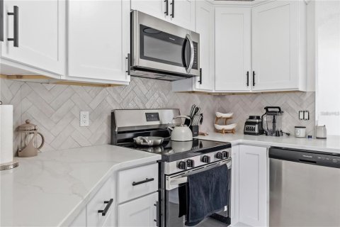 Villa ou maison à vendre à Kissimmee, Floride: 3 chambres, 135.82 m2 № 2319126 - photo 9