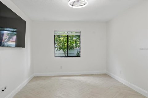 Villa ou maison à vendre à Kissimmee, Floride: 3 chambres, 135.82 m2 № 2319126 - photo 12