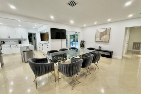Купить виллу или дом в Холливуд, Флорида 7 спален, 370.68м2, № 2080852 - фото 16