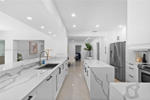 Купить виллу или дом в Холливуд, Флорида 7 спален, 370.68м2, № 2080852 - фото 10