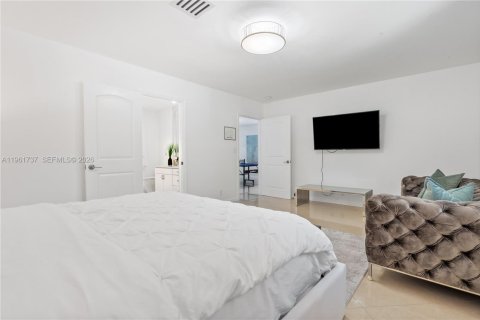 Купить виллу или дом в Холливуд, Флорида 7 спален, 370.68м2, № 2080852 - фото 18