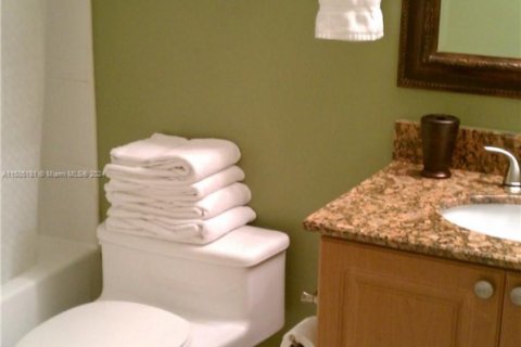 Купить кондоминиум в Санни-Айлс-Бич, Флорида 33.44м2, № 2037091 - фото 9