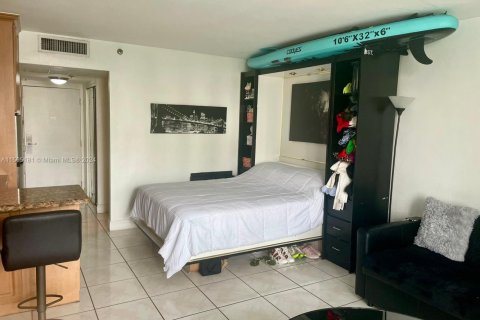 Купить кондоминиум в Санни-Айлс-Бич, Флорида 33.44м2, № 2037091 - фото 7