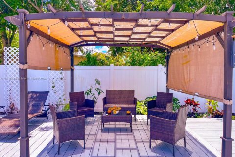 Снять в аренду виллу или дом в Лодердейл-Лейкс, Флорида 3 спальни, 120.77м2, № 1973881 - фото 30