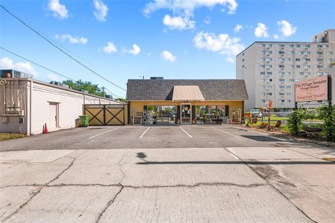 Commercial property in Winter Haven, Florida 401.8 sq.m. № 2213771 - photo 4