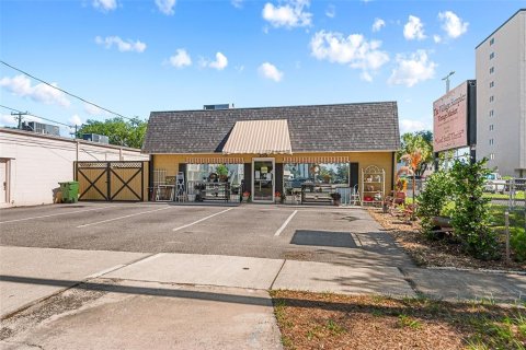 Propiedad comercial en Winter Haven, Florida 401.8 m2 № 2213771