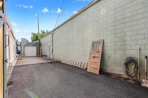 Commercial property in Winter Haven, Florida 401.8 sq.m. № 2213771 - photo 5