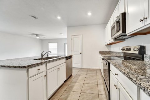 Villa ou maison à vendre à Zephyrhills, Floride: 4 chambres, 172.98 m2 № 2149354 - photo 5