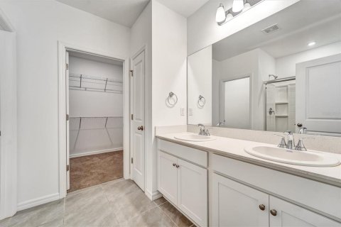 Villa ou maison à vendre à Zephyrhills, Floride: 4 chambres, 172.98 m2 № 2149354 - photo 11