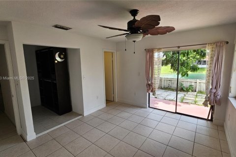 Townhouse in Homestead, Florida 3 bedrooms, 104.52 sq.m. № 1797653 - photo 28
