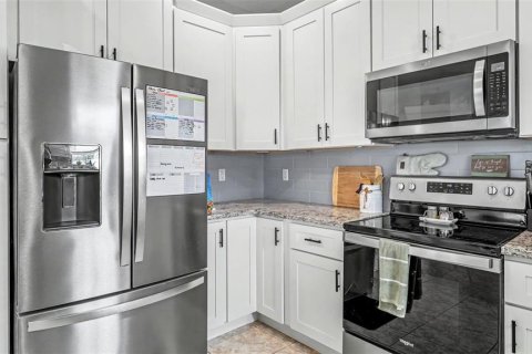 Casa en venta en Plant City, Florida, 5 dormitorios, 254.18 m2 № 2231238 - foto 15