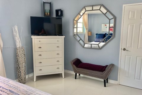 Condominio en alquiler en Hollywood, Florida, 1 dormitorio, 81.2 m2 № 1958956 - foto 6