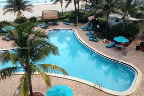 Condominio en alquiler en Hollywood, Florida, 1 dormitorio, 81.2 m2 № 1958956 - foto 14