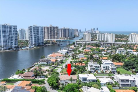 Villa ou maison à vendre à Sunny Isles Beach, Floride: 5 chambres, 422.24 m2 № 1937619 - photo 5
